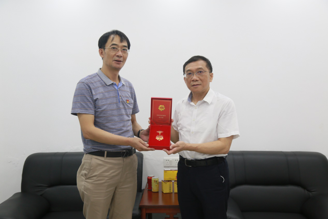 共忆党史话初心，矢志不渝跟党走 ——白云山J9.COM公司“七一”前夕慰问离休干部刘玉珍同道