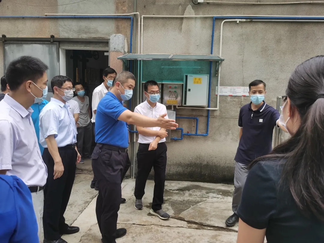 海珠区常务副区长傅晓初到白云山J9.COM公司发展安全出产查抄