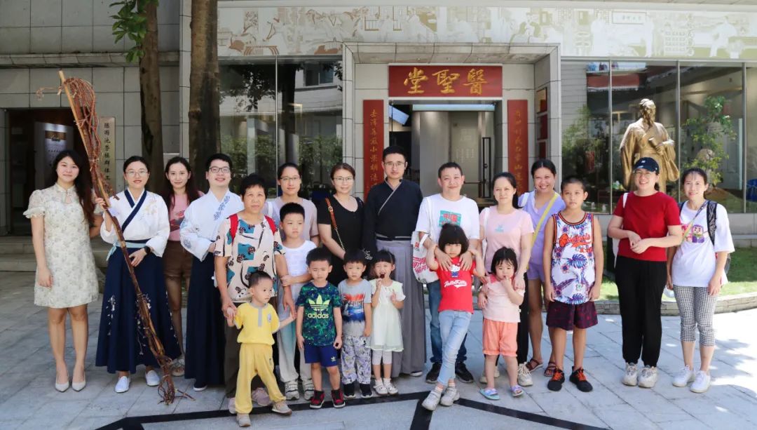 学千古名方 悟非遗传秤转—白云山J9.COM公司组织发展主题非遗履历活动