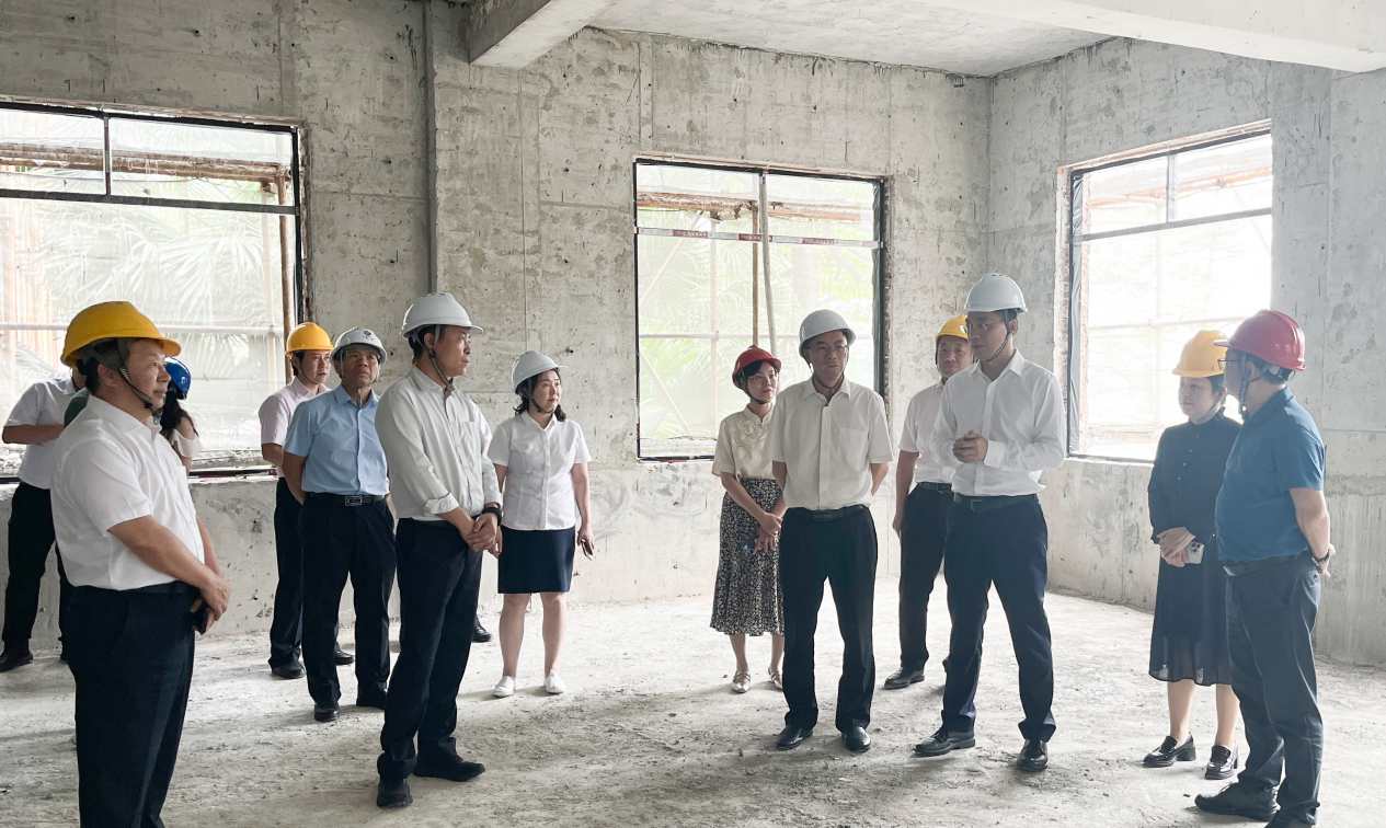 广药集团辅导一行到白云山J9.COM造药发展出产经营调研